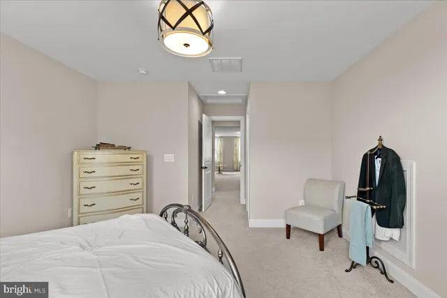 $815,000 | 117 Mallard Dr Lake, Stephens City, VA 22655