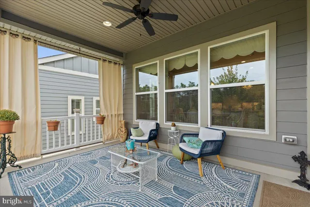 $815,000 | 117 Mallard Dr Lake, Stephens City, VA 22655