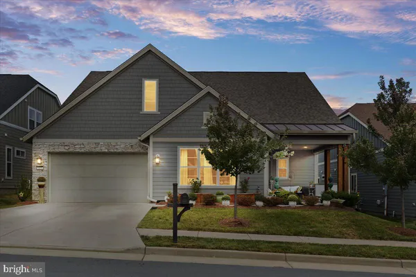 $780,000 | 117 Mallard Dr Lake, Stephens City, VA 22655