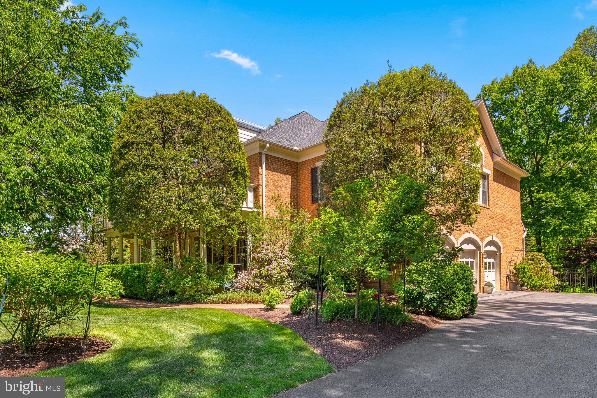 897 Chinquapin Road McLean, VA 22102 - Photo 2 of 66