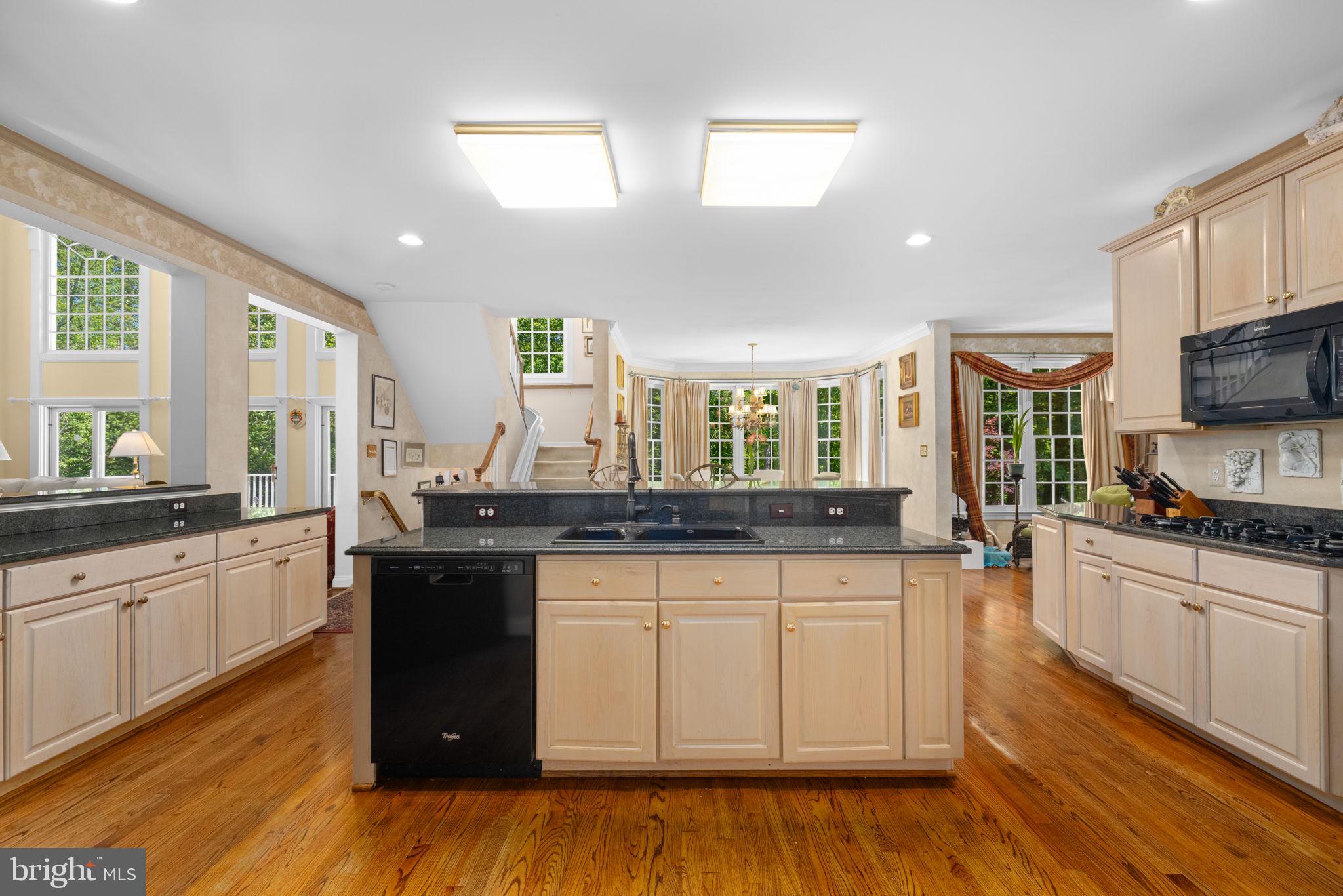 897 Chinquapin Road McLean, VA 22102 - Photo 22 of 66 Kitchen
