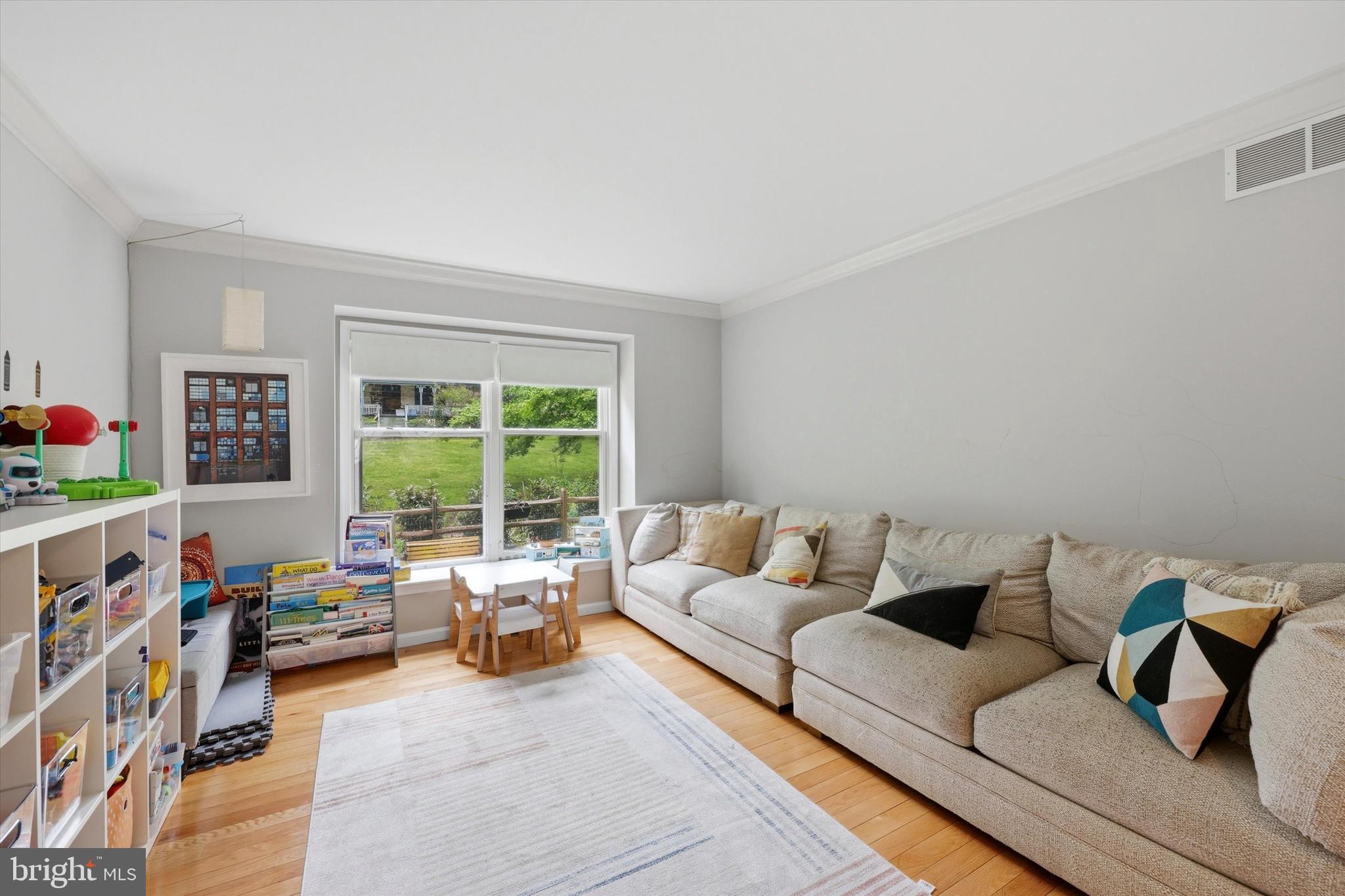 320 Maple Avenue Wyncote, PA 19095 - Photo 3 of 28 a living room with furniture and a window