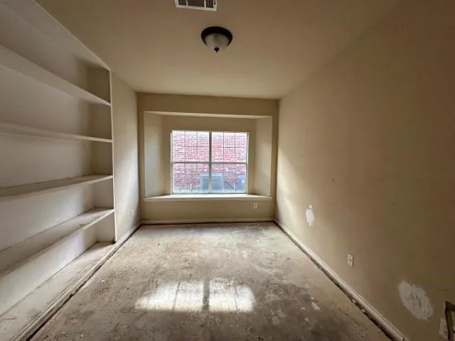 $395,000 | 212 Paradise Way, Red Oak, TX 75154