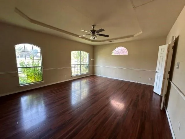 $395,000 | 212 Paradise Way, Red Oak, TX 75154