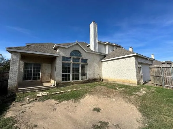 $350,000 | 212 Paradise Way, Red Oak, TX 75154