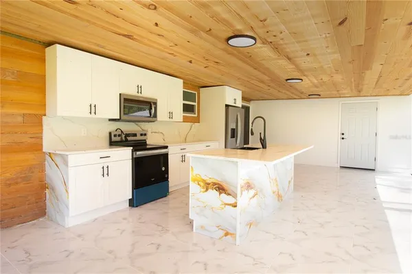 $579,900 | 39912 Jerry Road, Zephyrhills, FL 33540