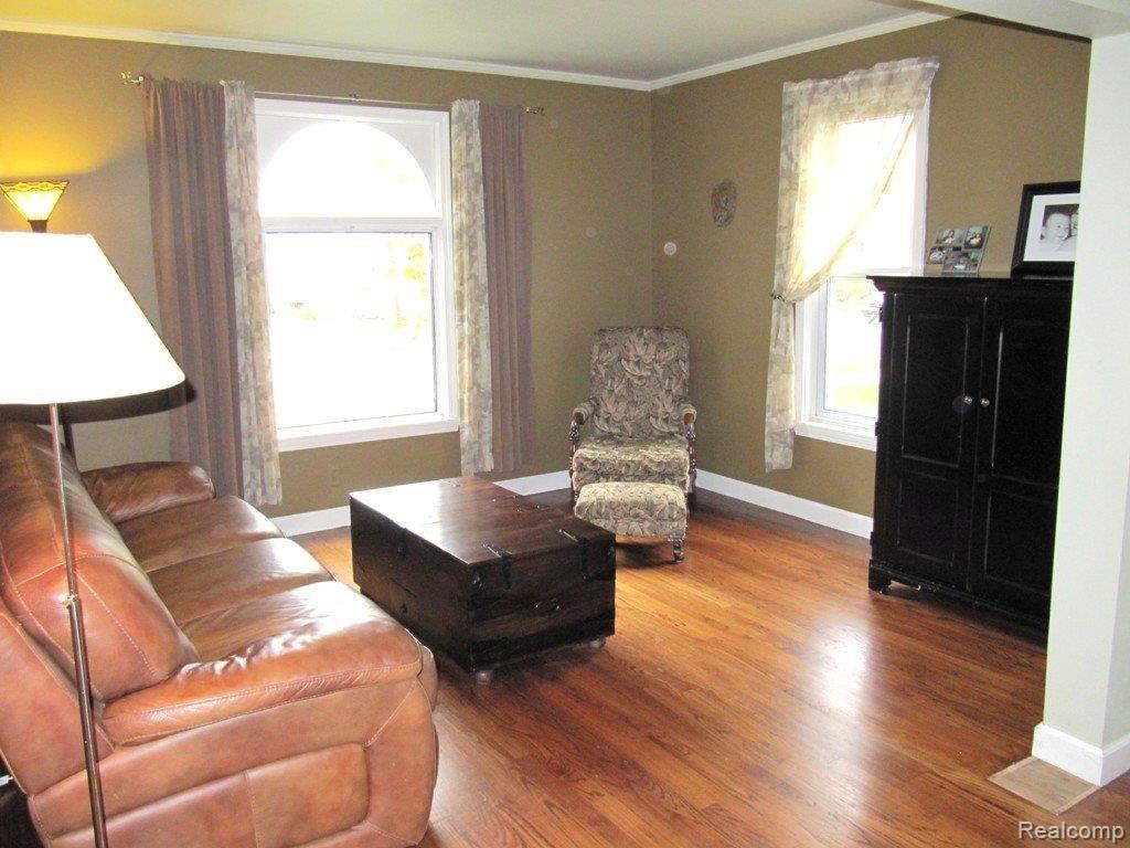 122 Albertson Street Rochester, MI 48307 - Photo 6 of 25 Fam. Rm.