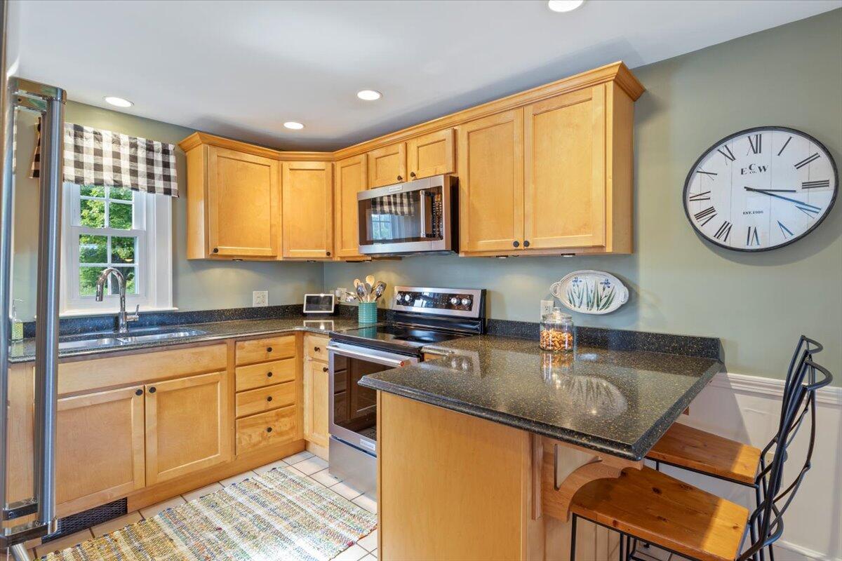 147 Pride Street Westbrook, ME 04092 - Photo 8 of 42 06-147_Pride_St_06