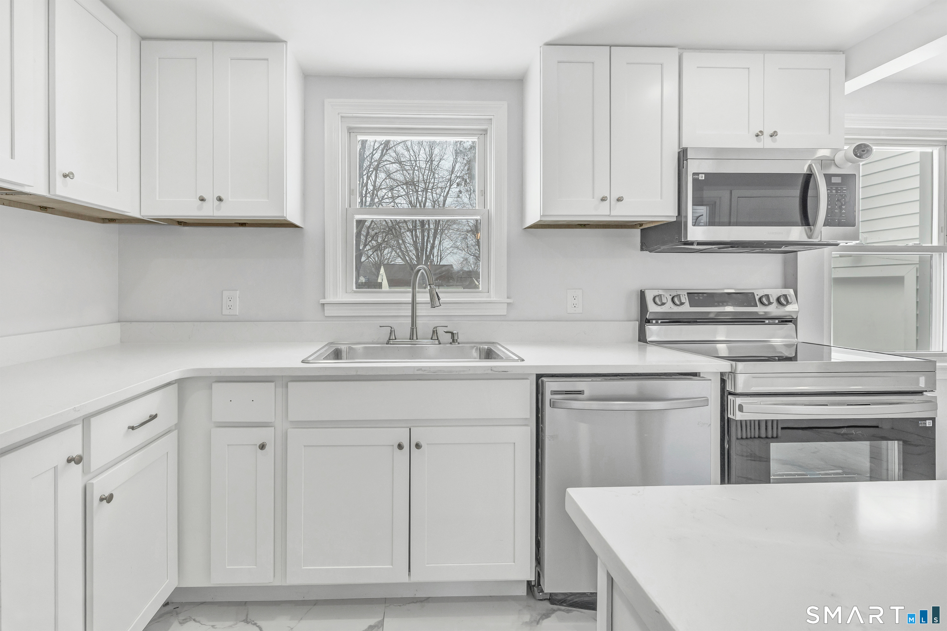 8 River Road East Haven, CT 06512 - Photo 18 of 40