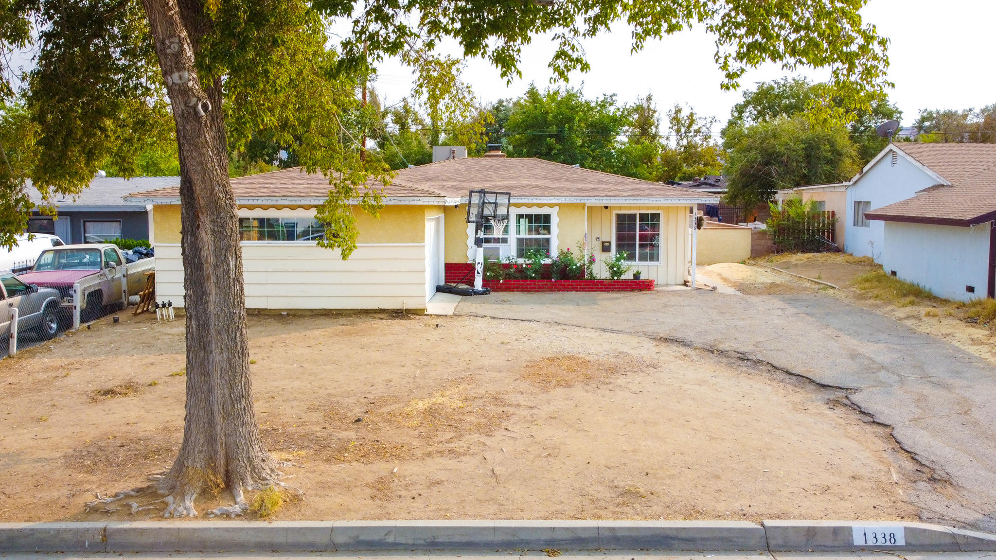 1338 East Ave R-2 Palmdale, CA 93550 - Photo 3 of 26 1338 E Ave R-2_-2
