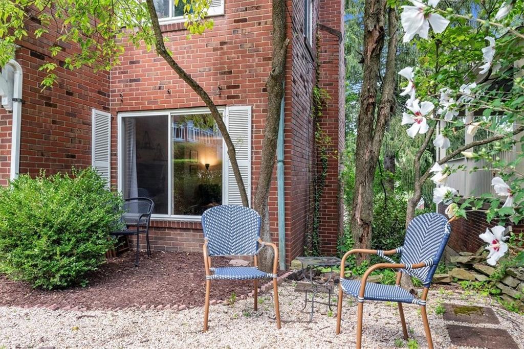 615 Cascade Road Pittsburgh, PA 15221 - Photo 6 of 48 Gallery Image 6