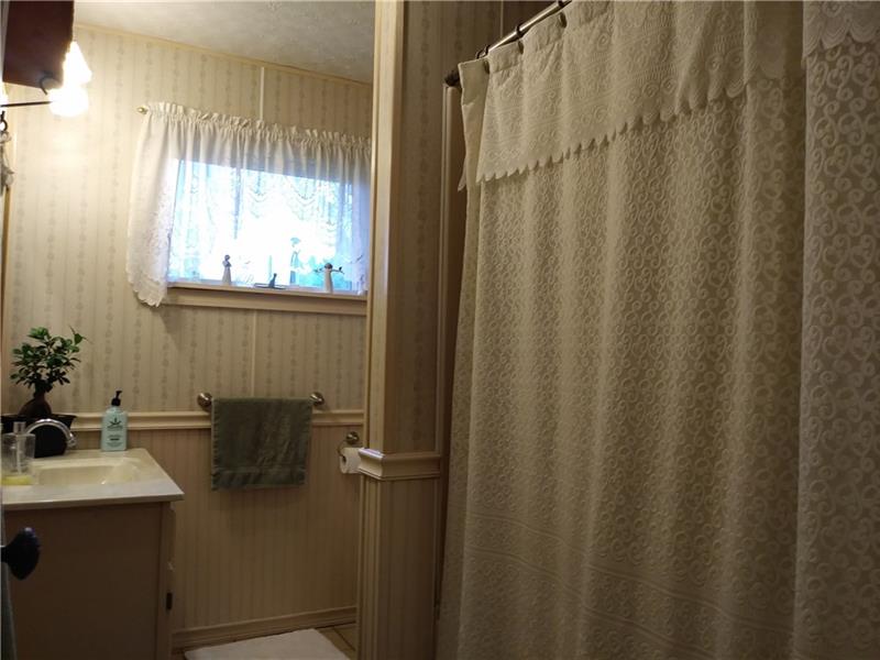 632 Cemetery Road Perryopolis, PA 15473 - Photo 10 of 25 Main Full Bath