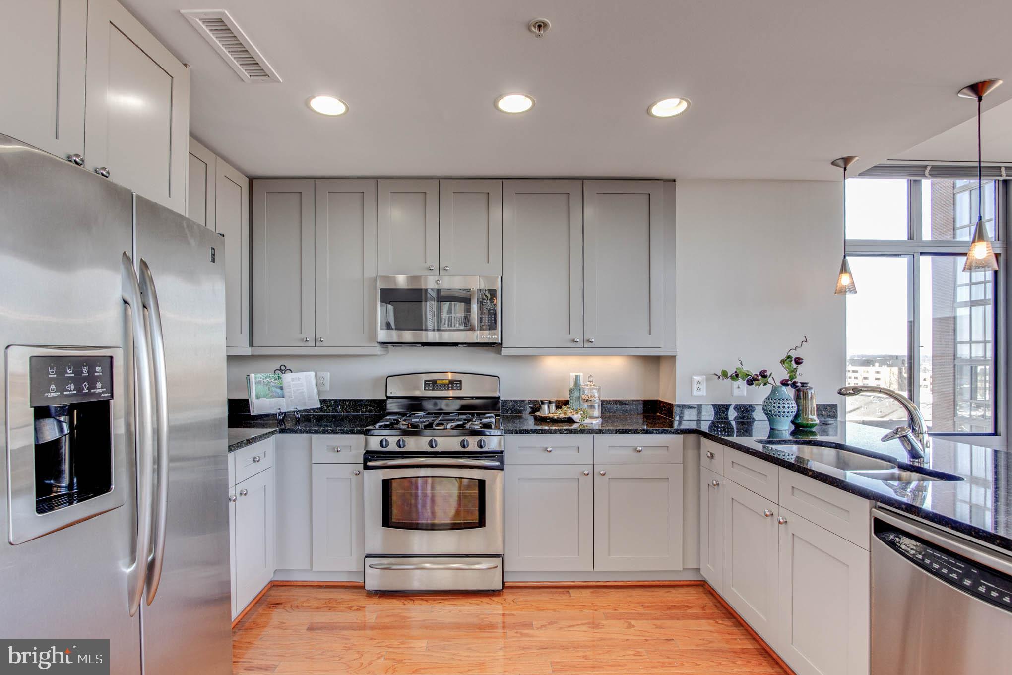 11990 Market Street, Unit 817 Reston, VA 20190 - Photo 12 of 75 Kitchen