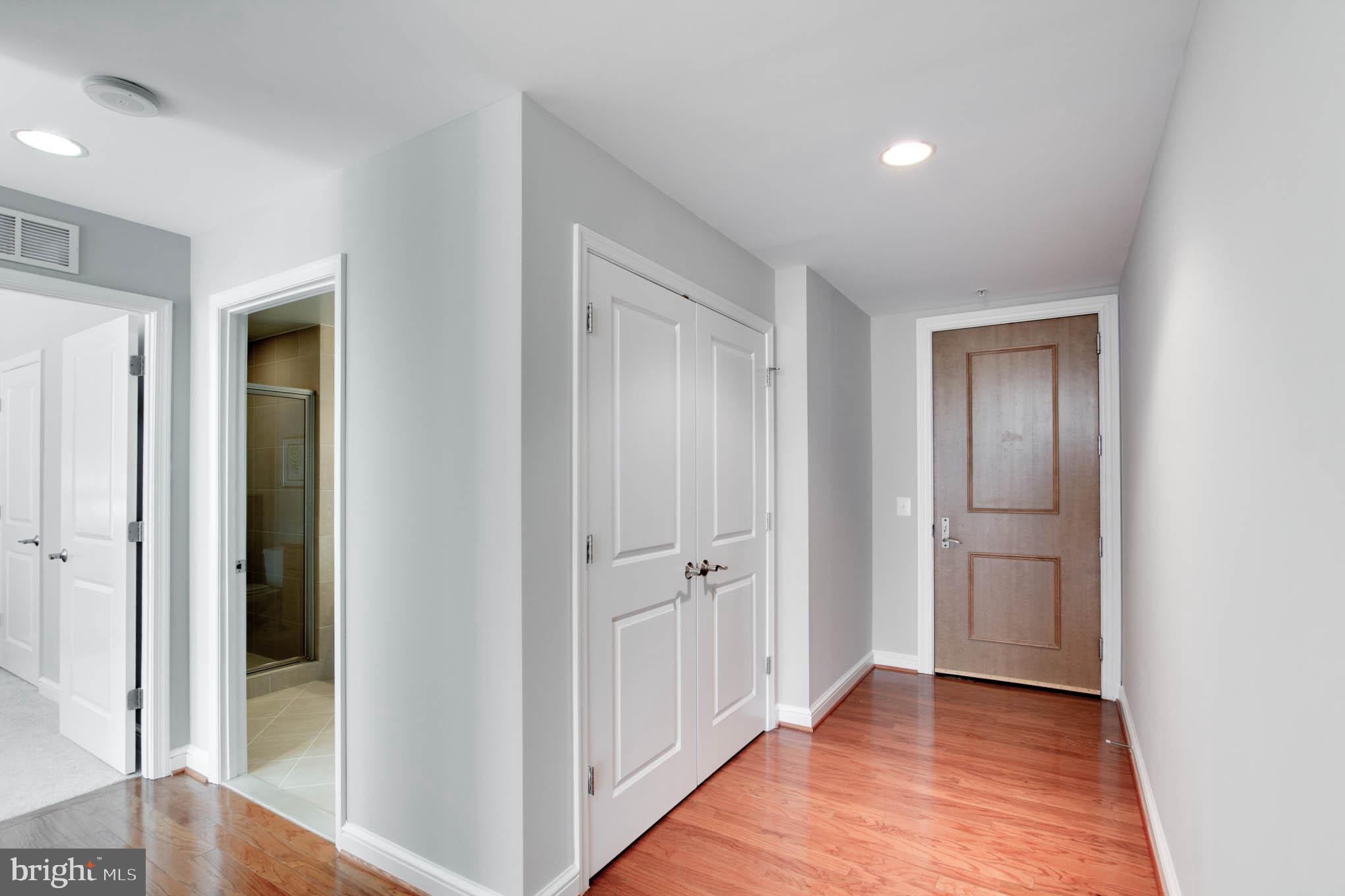 11990 Market Street, Unit 817 Reston, VA 20190 - Photo 3 of 75 Entry