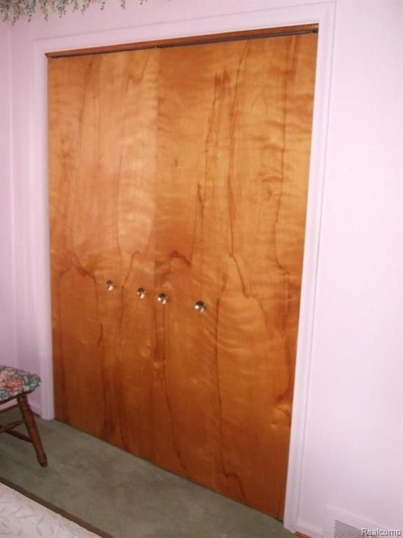 9625 Reeck Road Allen Park, MI 48101 - Photo 23 of 37
