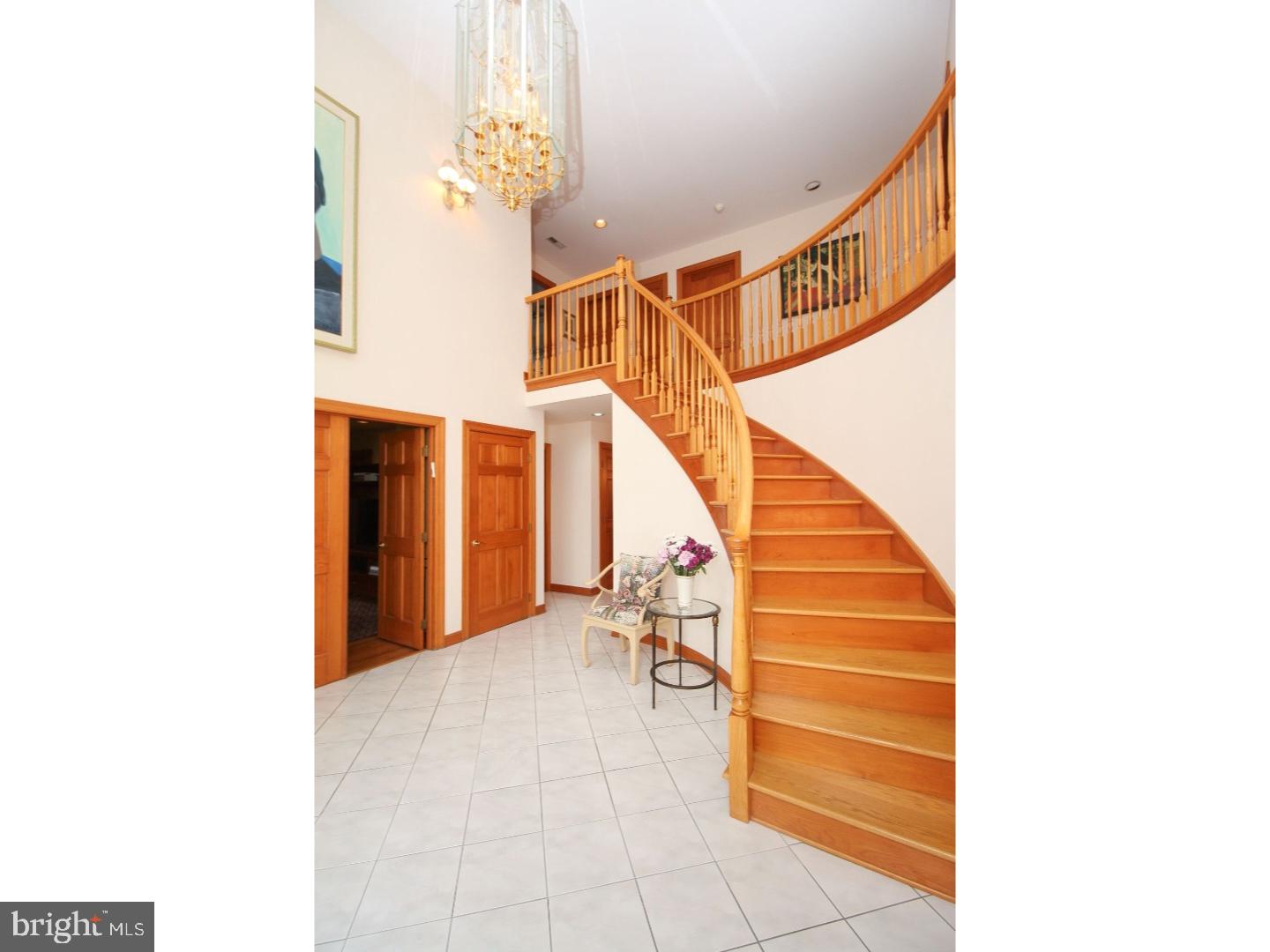 21 Cove Road Moorestown, NJ 08057 - Photo 3 of 25 Foyer