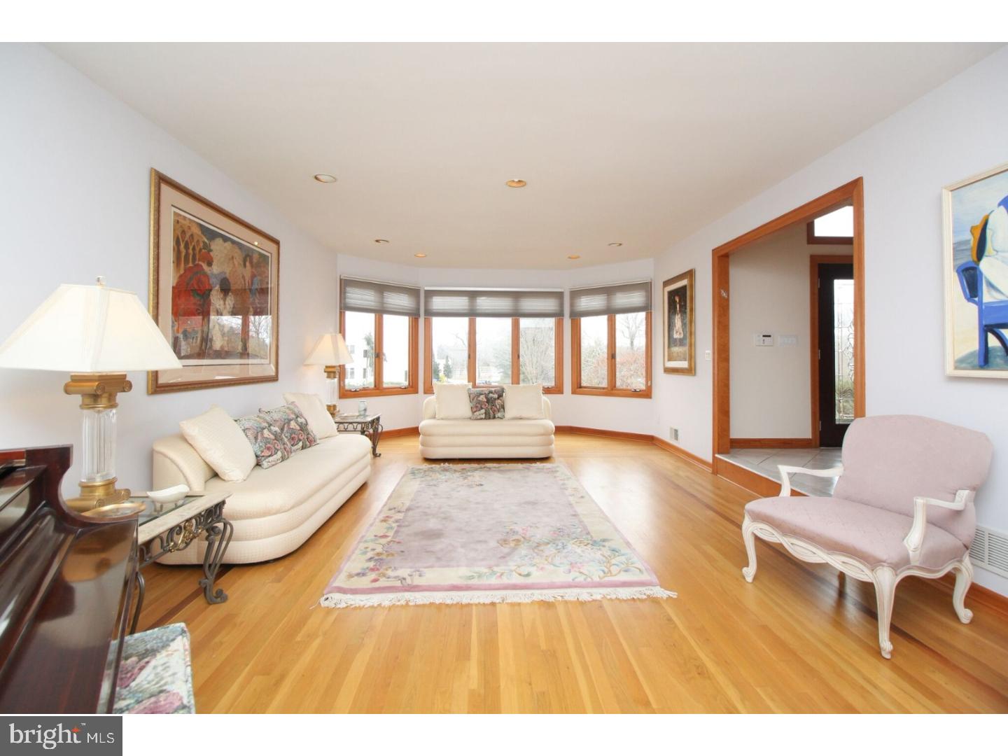 21 Cove Road Moorestown, NJ 08057 - Photo 4 of 25 Living Room