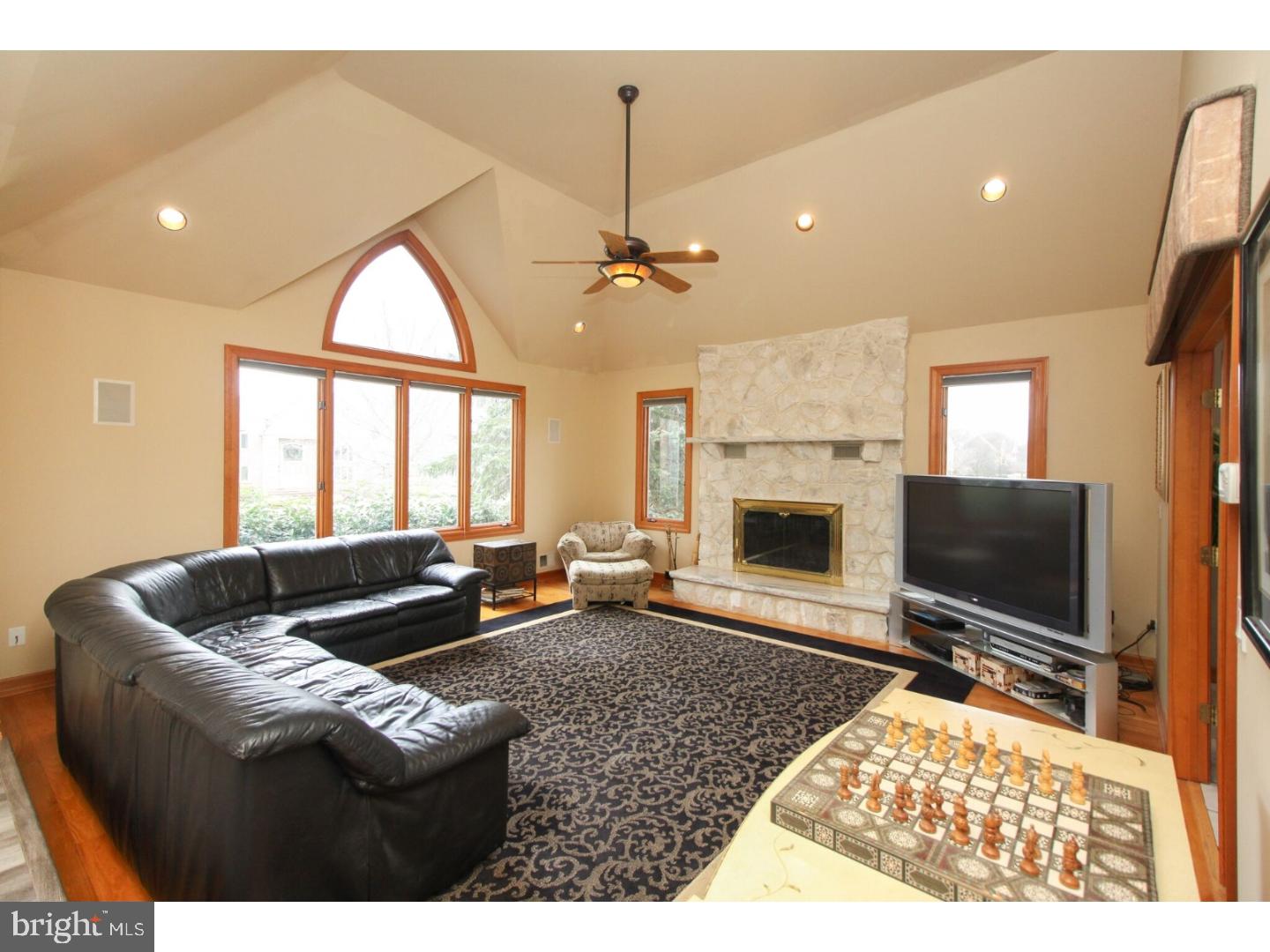 21 Cove Road Moorestown, NJ 08057 - Photo 6 of 25 Family Room