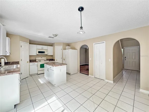 $2,195 | 118 Oak View Place, Sanford, FL 32773