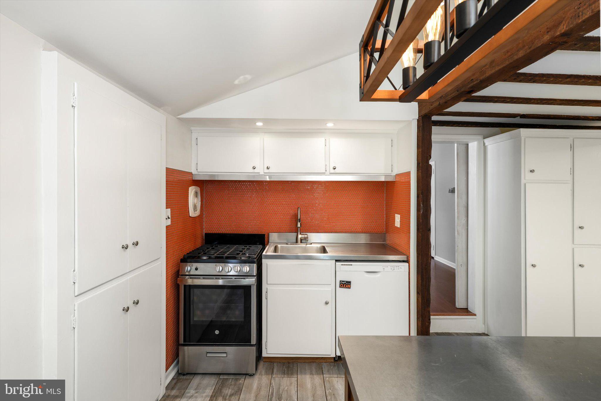 16 Station Road Cranbury, NJ 08512 - Photo 7 of 39 Kitchen