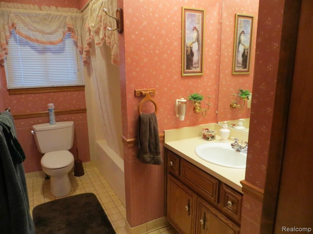 3874 Samuel Avenue Rochester, MI 48309 - Photo 15 of 30 15.jpg