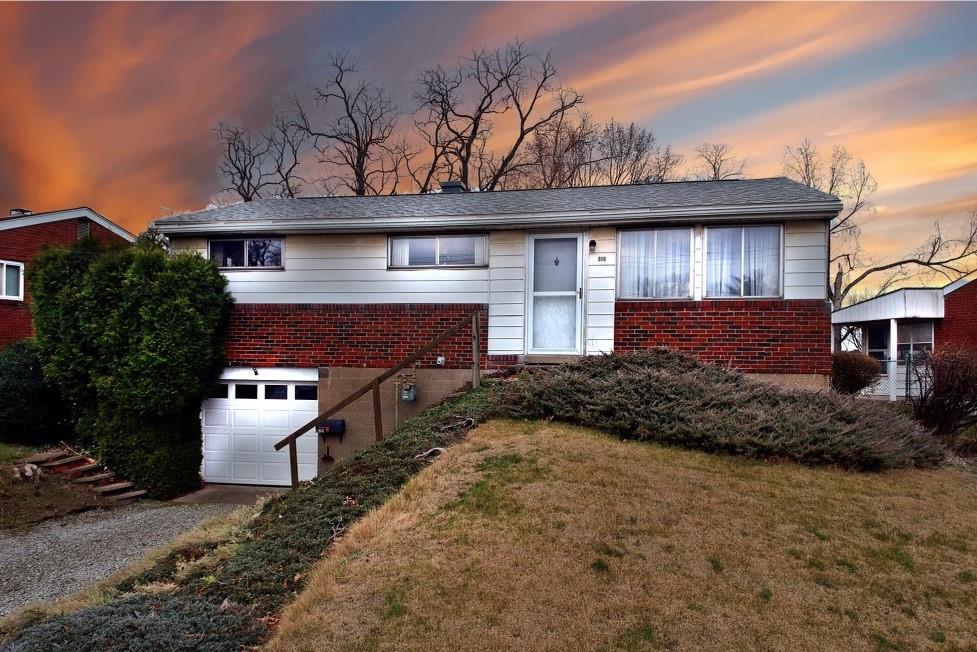 816 Lindsay Road Carnegie, PA 15106 - Photo 2 of 22 Gallery Image 2