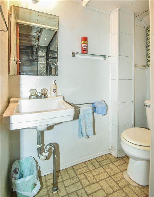816 Lindsay Road Carnegie, PA 15106 - Photo 20 of 22 Gallery Image 20