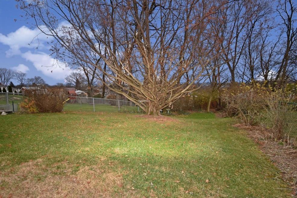 816 Lindsay Road Carnegie, PA 15106 - Photo 5 of 22 Gallery Image 5