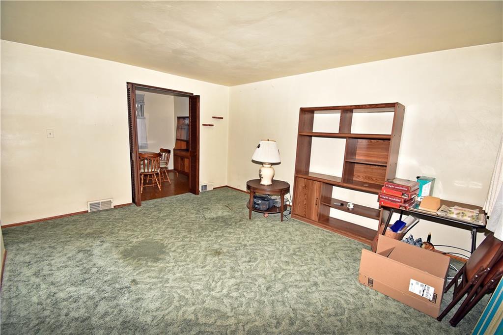 816 Lindsay Road Carnegie, PA 15106 - Photo 6 of 22 Gallery Image 6