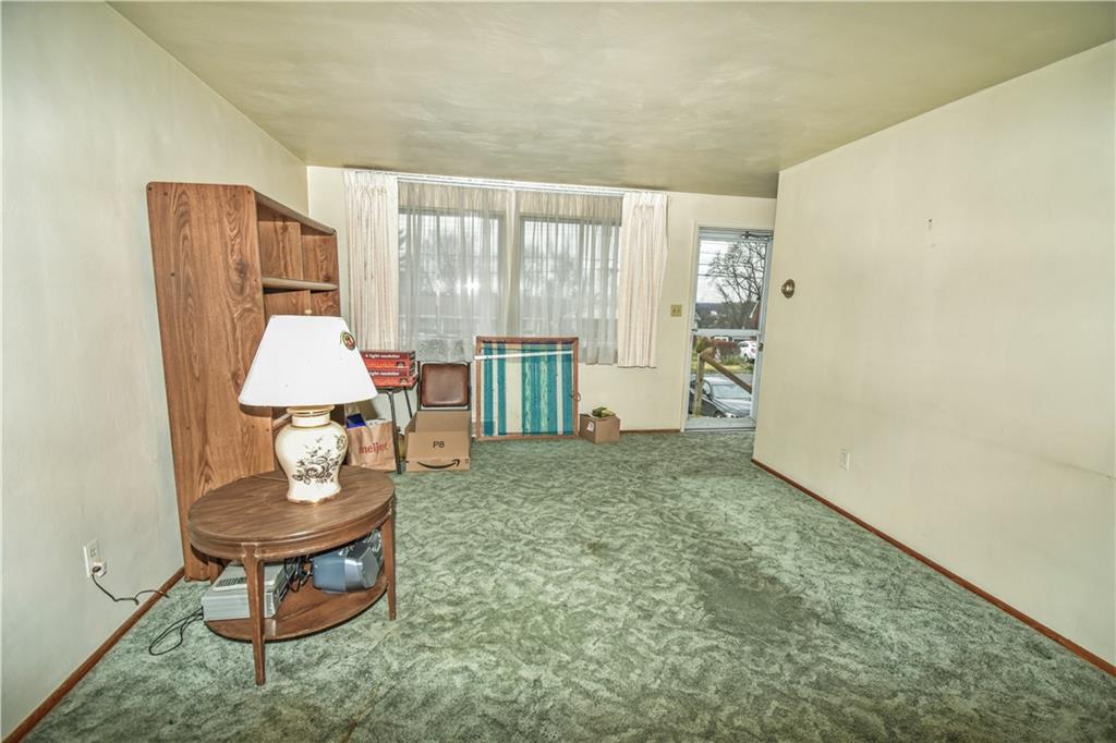 816 Lindsay Road Carnegie, PA 15106 - Photo 7 of 22 Gallery Image 7