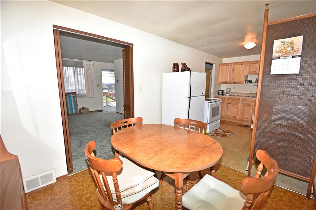 816 Lindsay Road Carnegie, PA 15106 - Photo 9 of 22 Gallery Image 9