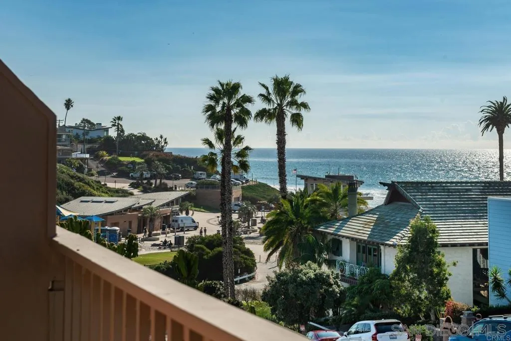 201 4th Street, Unit A Encinitas, CA 92024 - Photo 2 of 19 Gallery Image 2