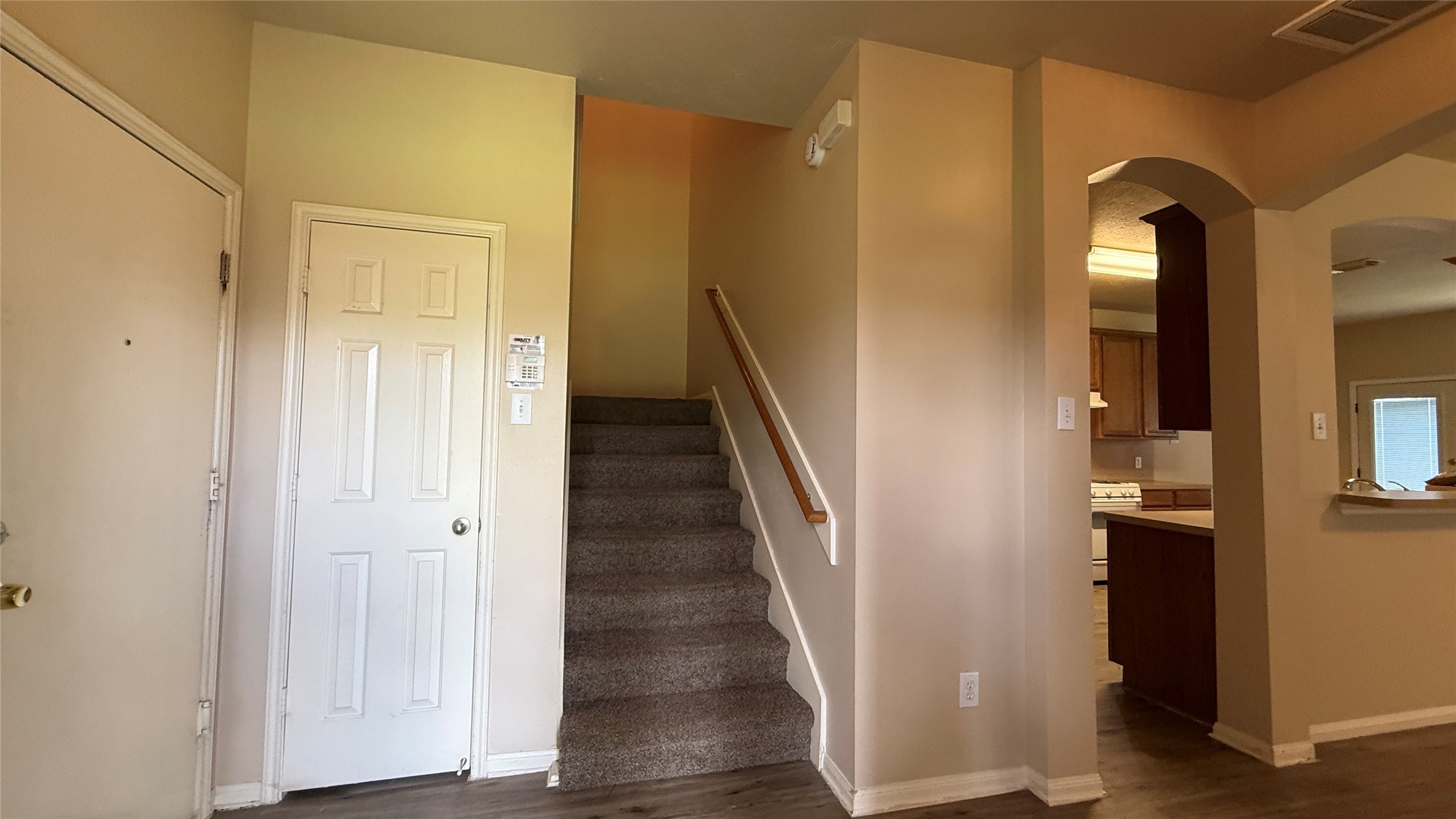 5127 Prosperity Circle Houston, TX 77018 - Photo 3 of 27