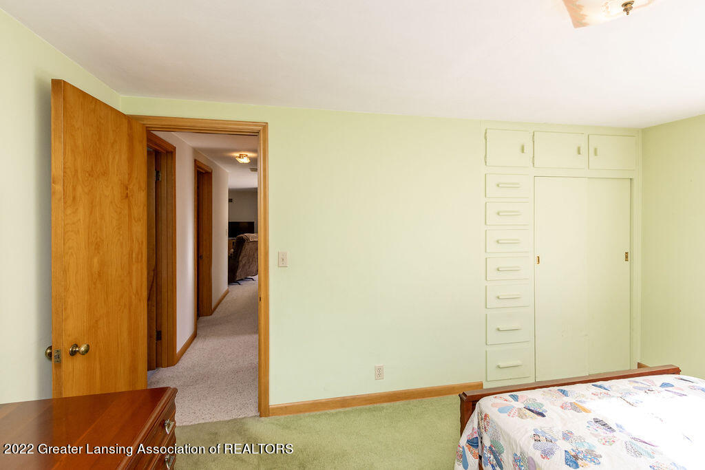 1040 Bretton Road Lansing, MI 48917 - Photo 23 of 36 Final-13
