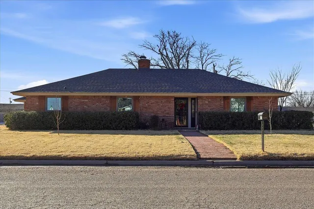 $205,000 | 1401 Avenue North, Ralls, TX 79357