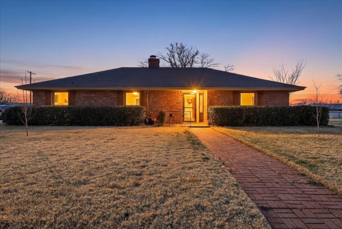 1401 Avenue North Ralls, TX 79357 - Photo 2 of 46 02-298ad4e3-275c-46f6-b6a2-c0f8f3dc9ba9_