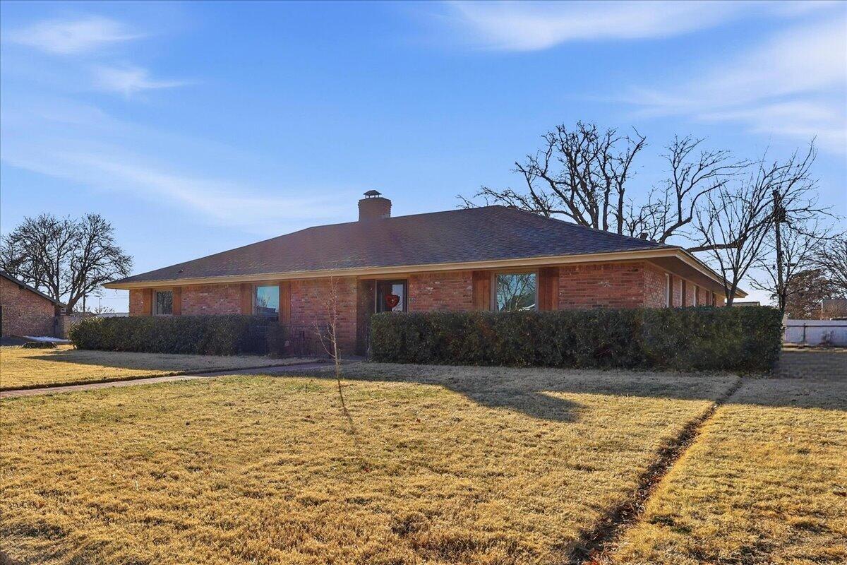 1401 Avenue North Ralls, TX 79357 - Photo 5 of 46 05-75f4e001-32cf-46bc-897b-78064bfb7a04