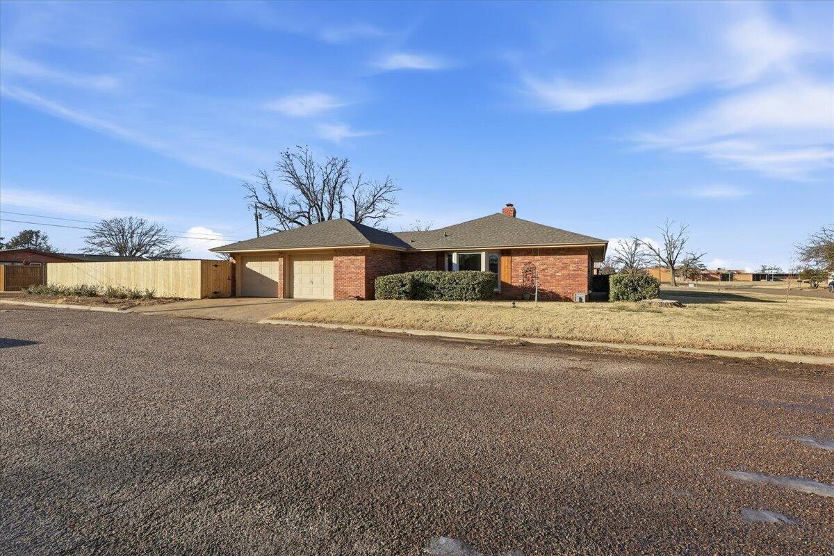 1401 Avenue North Ralls, TX 79357 - Photo 6 of 46 06-07c9bb58-8e4f-46ff-b458-7064f40cbfc5