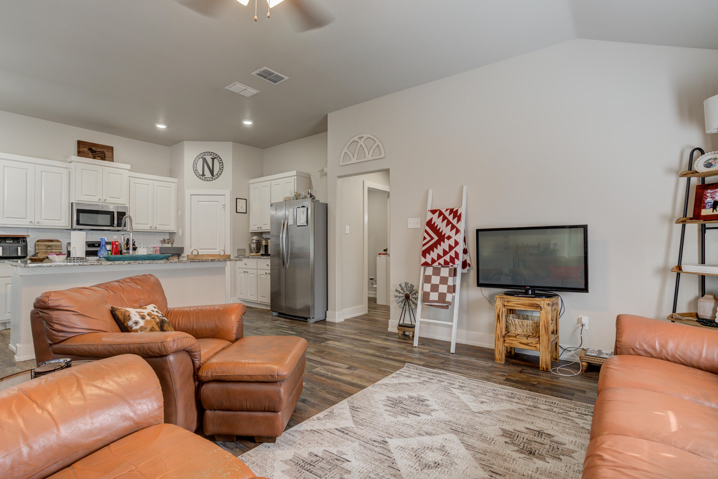 1404 17th Street, Unit AB Shallowater, TX 79363 - Photo 14 of 62 Side A