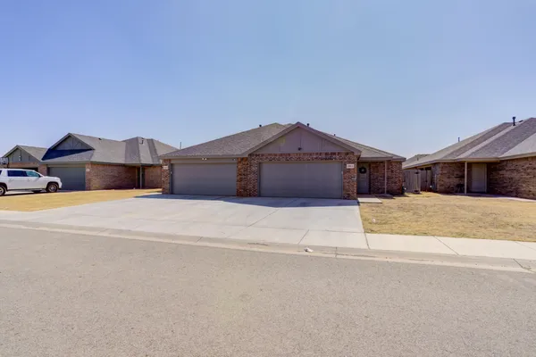 $350,000 | 1404 17th Street, Unit AB, Shallowater, TX 79363