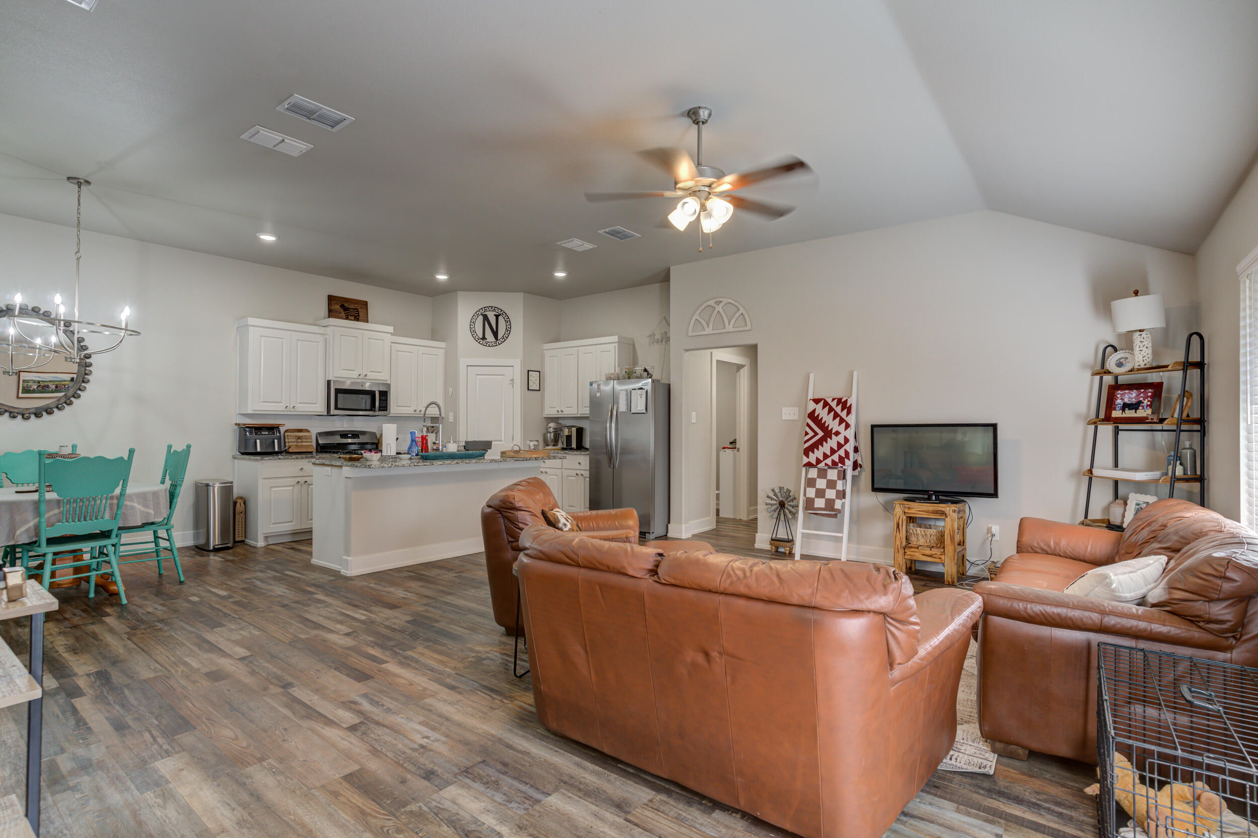 1404 17th Street, Unit AB Shallowater, TX 79363 - Photo 7 of 62 Side A