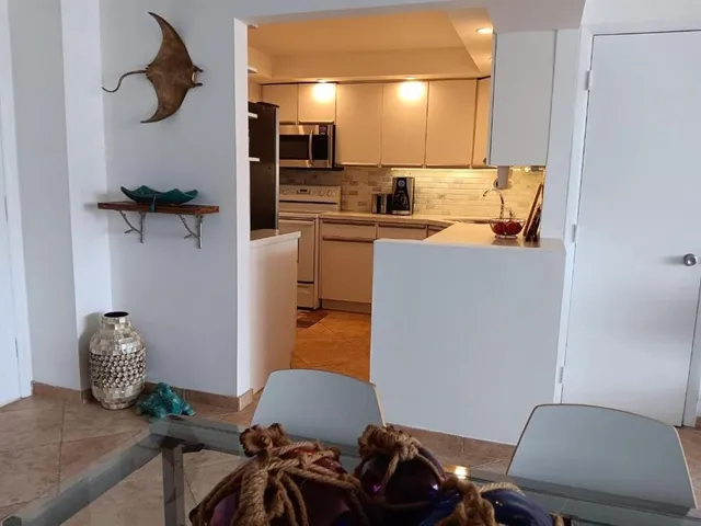 $2,000 | 305 North Pompano Beach Boulevard, Unit 706, Pompano Beach, FL 33062