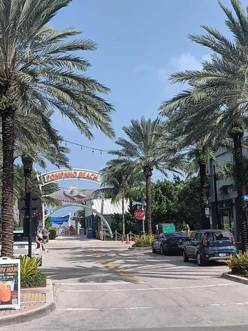 $2,000 | 305 North Pompano Beach Boulevard, Unit 706, Pompano Beach, FL 33062