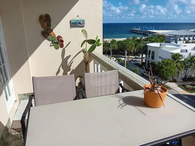 $2,000 | 305 North Pompano Beach Boulevard, Unit 706, Pompano Beach, FL 33062