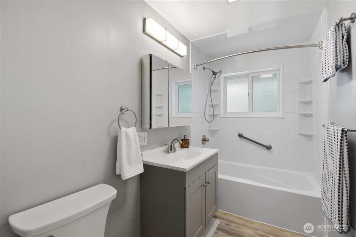 851 Pierce Avenue Northeast Renton, WA 98056 - Photo 13 of 36