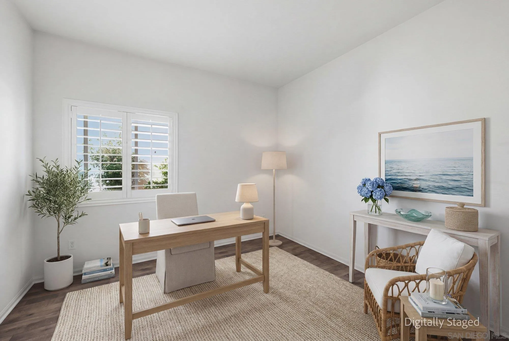 35833 Esperia Way Fallbrook, CA 92028 - Photo 20 of 46 This room is the only room that is virtually staged.