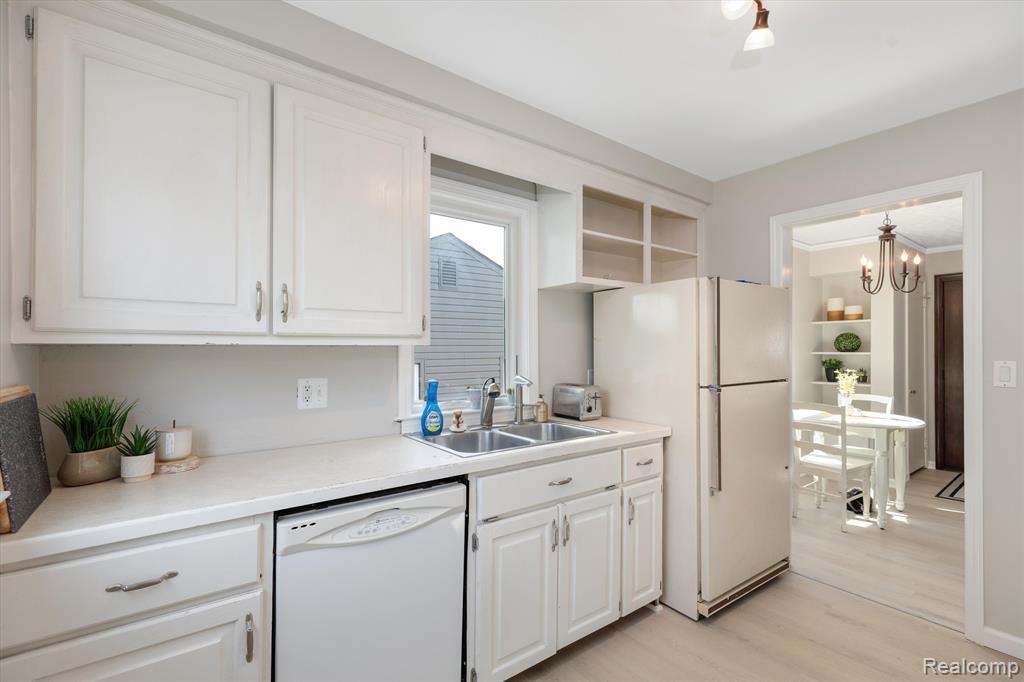 4014 Durham Road Royal Oak, MI 48073 - Photo 12 of 29