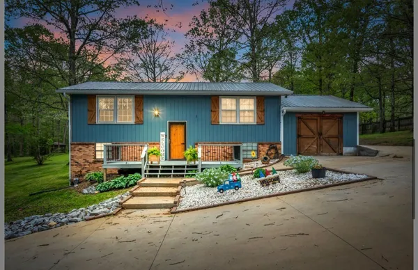 $379,999 | 1051 Twin Pine Road, Dickson, TN 37055