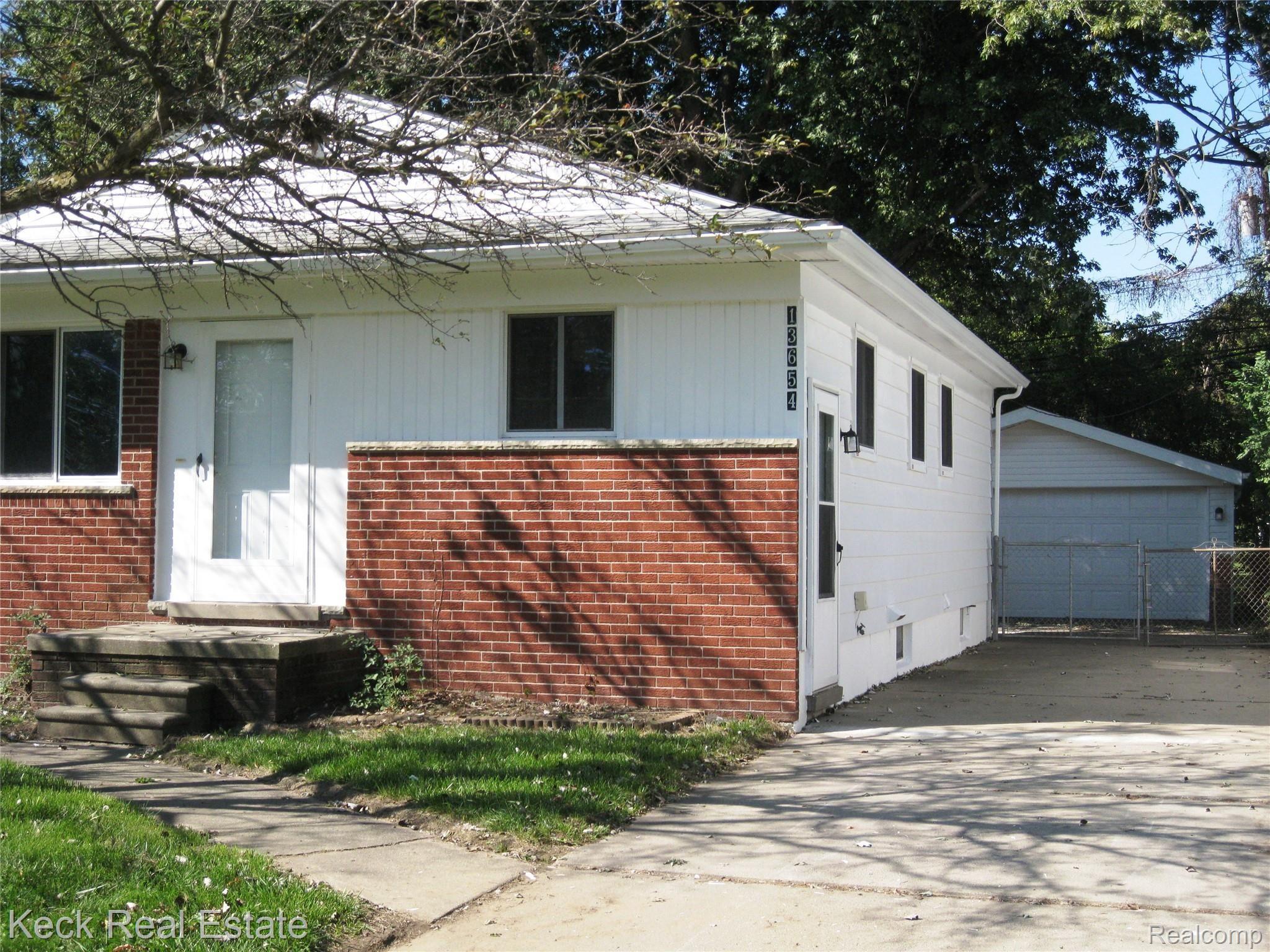 13654 Beech Daly Road Taylor, MI 48180 - Photo 2 of 23 IMG_1528.JPG