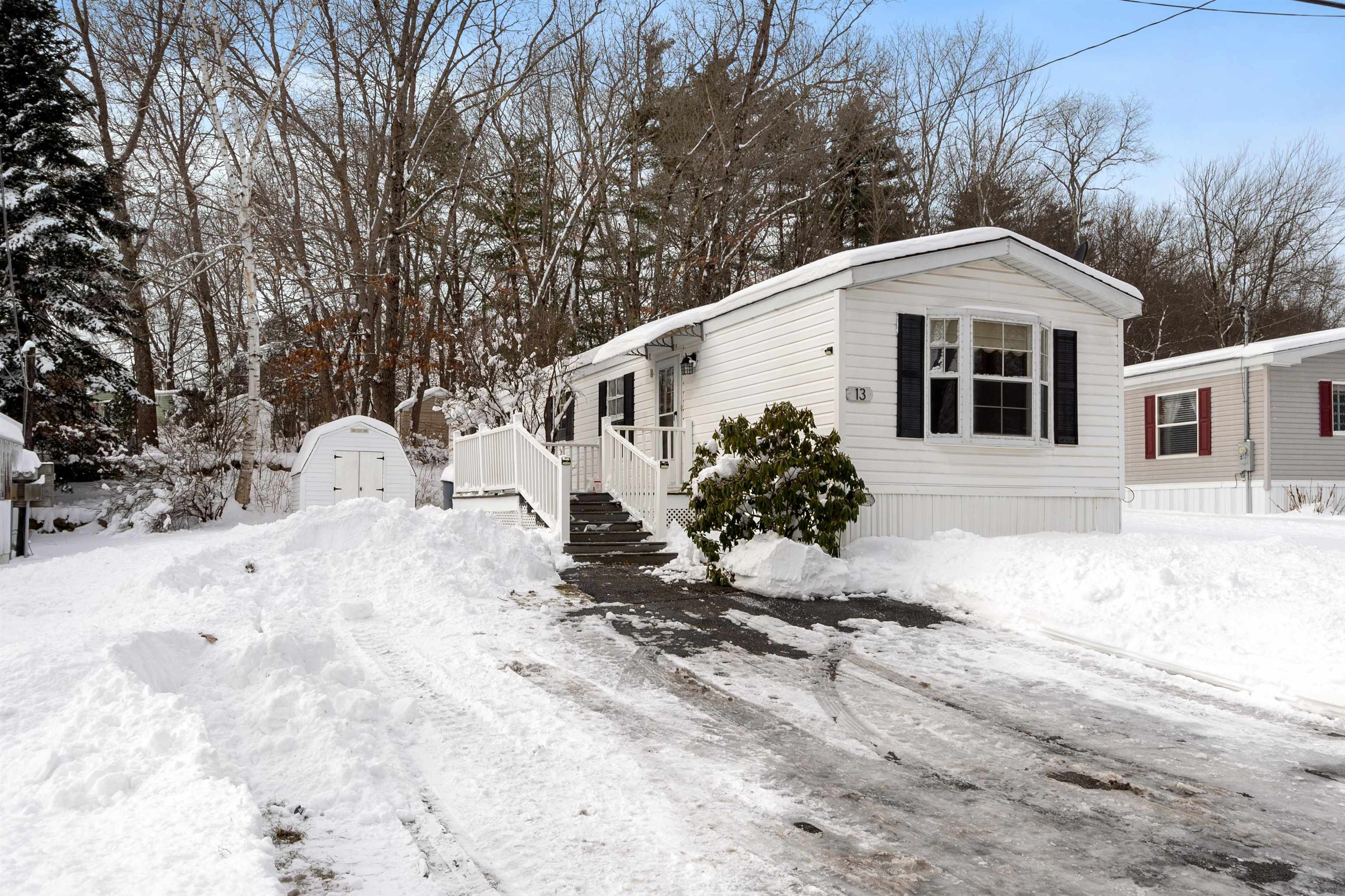 13 Parklane Road Hampstead, NH 03841 - Photo 1 of 29 Gallery Image 1